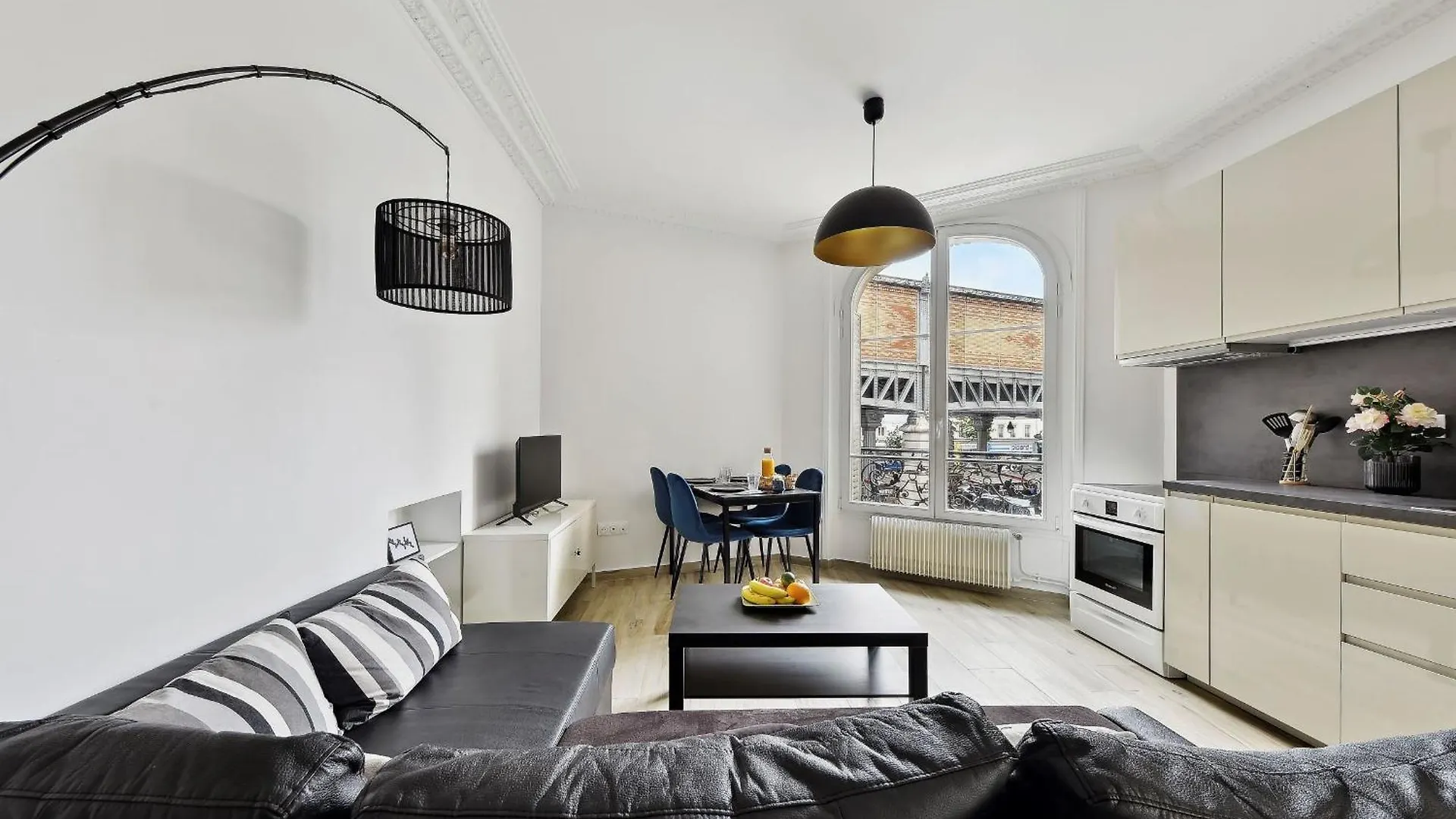 Eiffel Tower & Grenelle - 2br - Cityapartmentstay Paryż